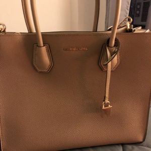 Brand New Michael Kors Mercer Large Pebbled Tote